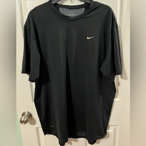 Nike Men's Black Short Sleeve Tee